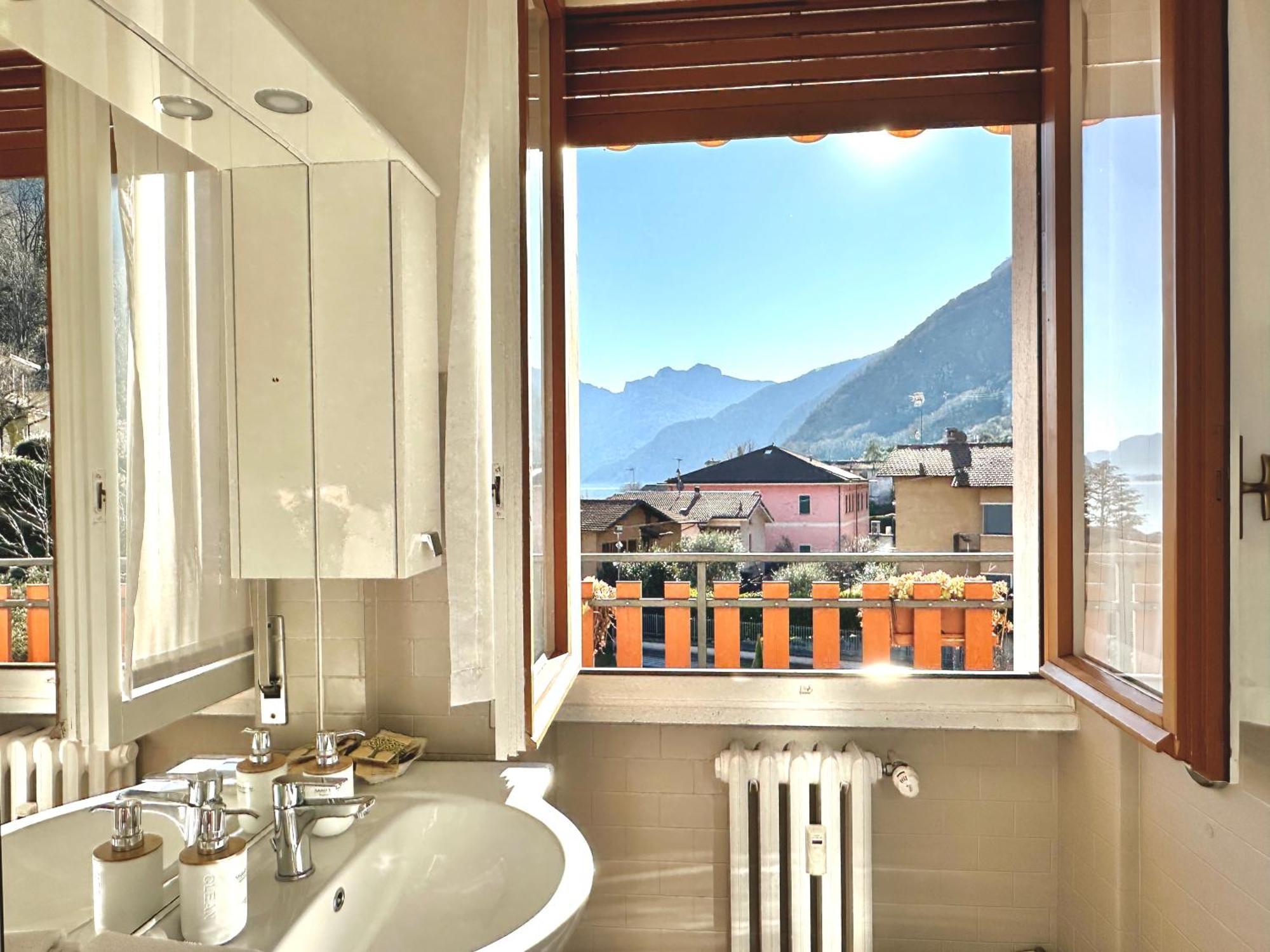 Lake View Apartment - Parking Included Oliveto Lario 外观 照片