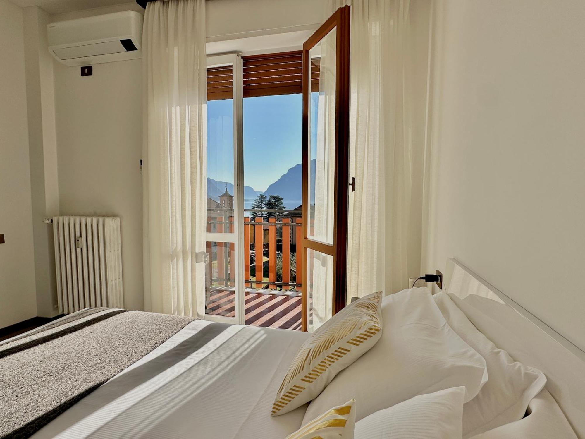 Lake View Apartment - Parking Included Oliveto Lario 外观 照片